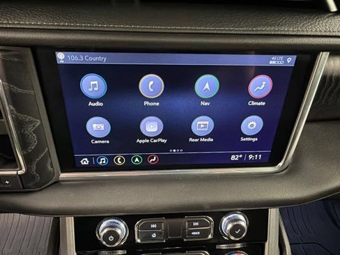 Used 2021 GMC Yukon Denali w/ Denali Premium Package AWD/4WD image 9