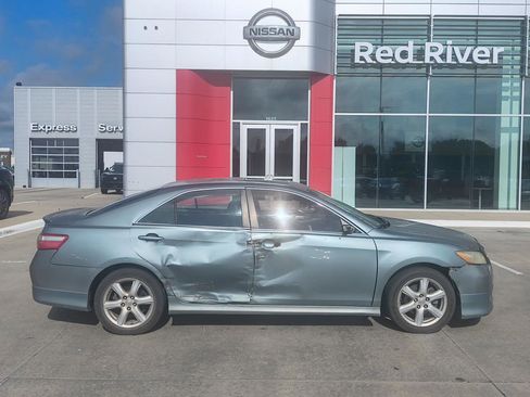 Used 2007 Toyota Camry SE FWD image 1