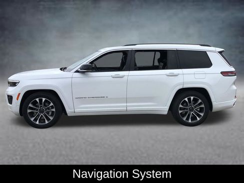 Certified 2022 Jeep Grand Cherokee L Overland w/ Luxury Tech Group IV AWD/4WD image 3