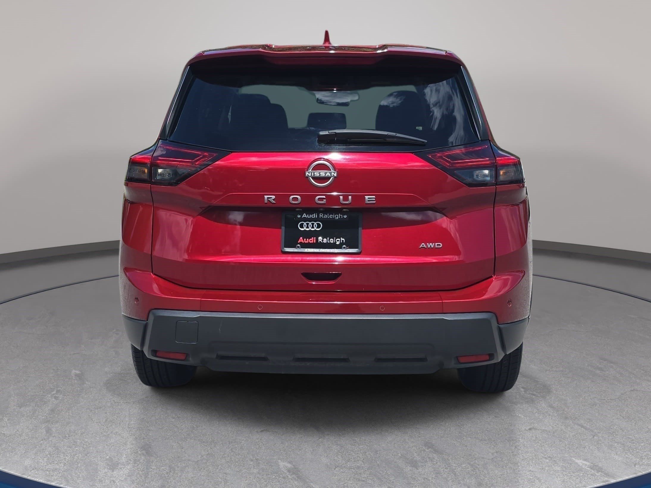 Used 2025 Nissan Rogue SV AWD/4WD image 7