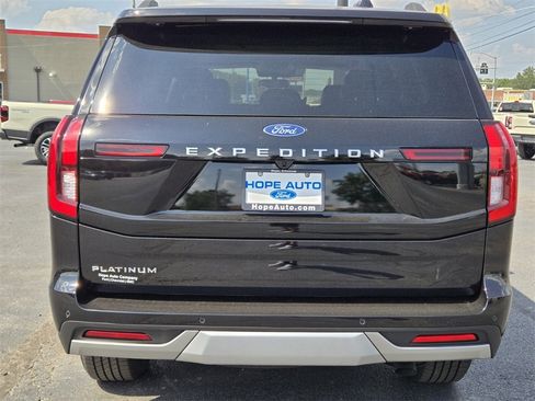 New 2025 Ford Expedition Platinum image 5