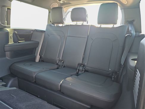 Certified 2024 Land Rover Defender 130 V8 image 12