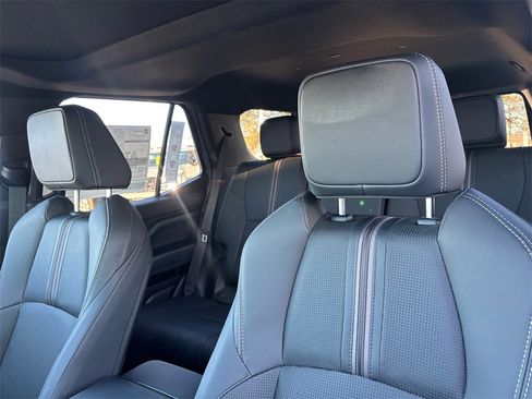 New 2025 Toyota 4Runner Limited image 10