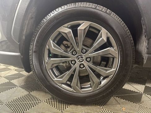 Used 2023 Toyota RAV4 XLE Premium image 10