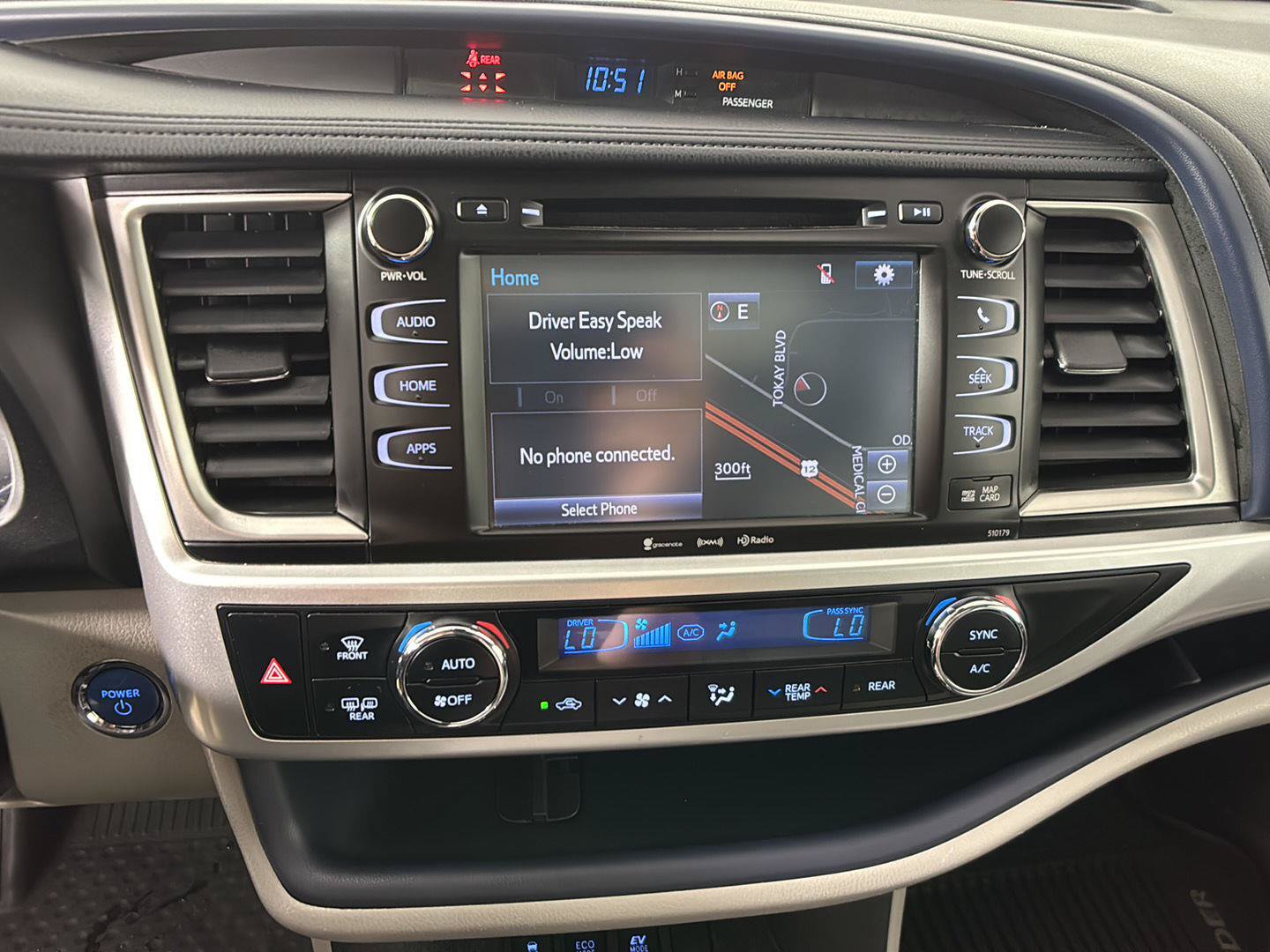 Used 2018 Toyota Highlander XLE AWD/4WD image 34