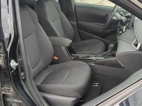 Used 2022 Toyota Corolla LE image 23