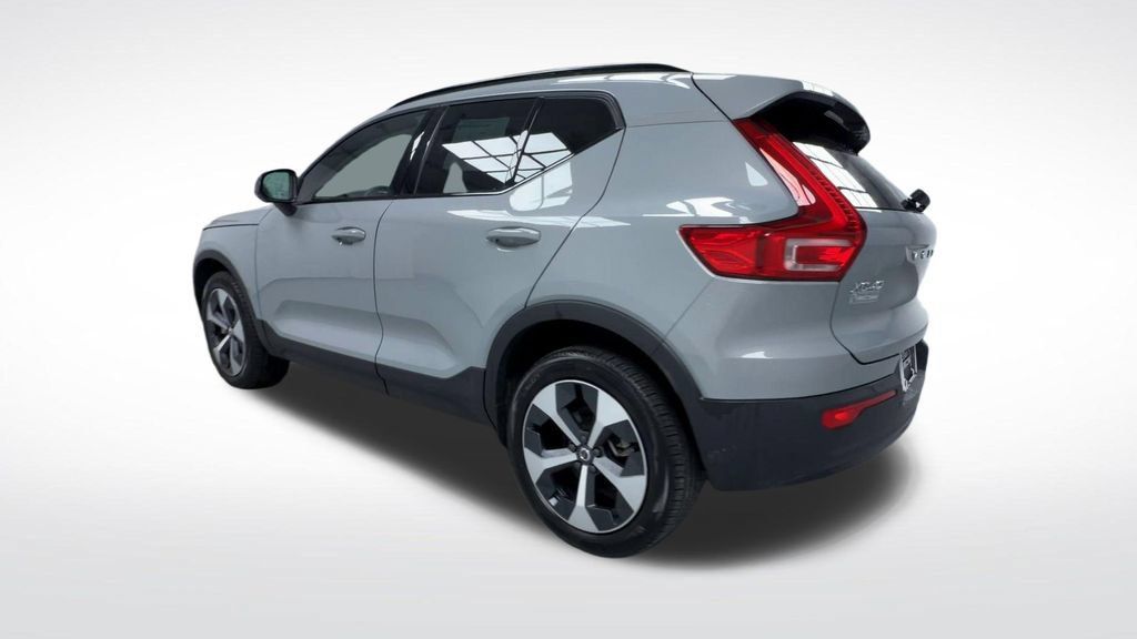 Used 2026 Volvo XC40 B5 Plus w/ Protection Package Premier AWD/4WD image 6