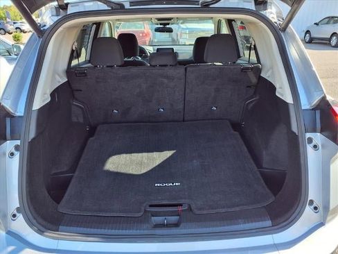 Used 2024 Nissan Rogue SV image 21