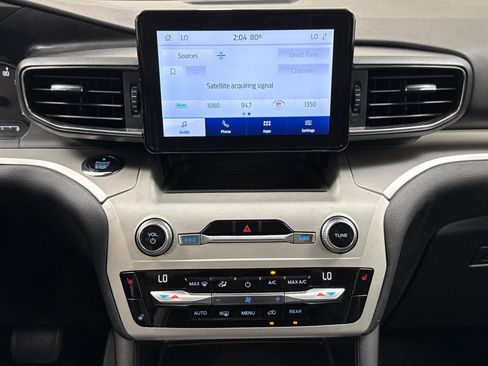 Used 2020 Ford Explorer XLT w/ Equipment Group 202A AWD/4WD image 27