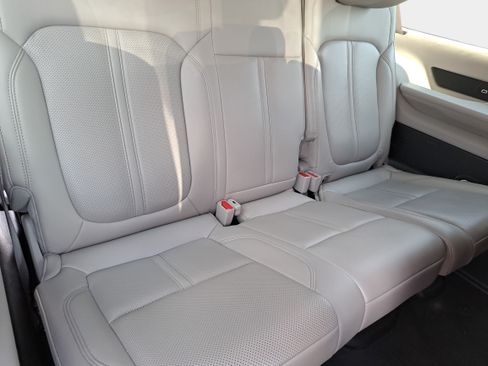 Used 2024 Jeep Wagoneer L 4WD image 12