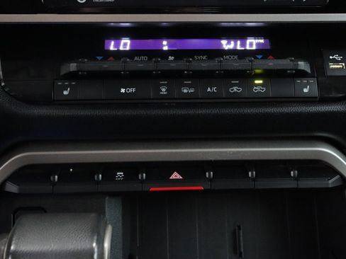 Used 2022 Toyota Tundra SR5 w/ SR5 Premium Package RWD image 20