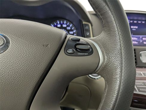 Used 2019 INFINITI Q70 L 3.7 image 16