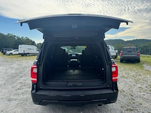 Used 2021 Ford Expedition XLT w/ Equipment Group 202A AWD/4WD image 8