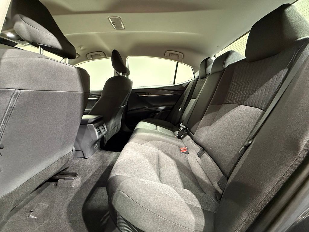 Used 2026 Toyota Camry LE FWD image 17