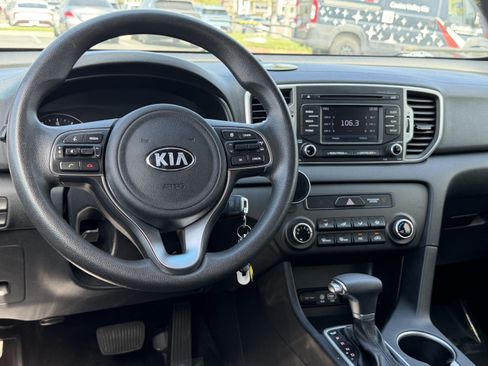 Used 2018 Kia Sportage LX FWD image 23