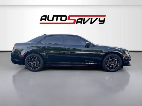 Used 2023 Chrysler 300 Touring L w/ Popular Equipment Group image 8