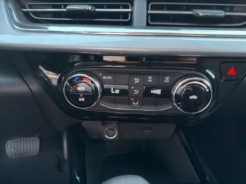 Used 2026 Chevrolet Trax LT FWD image 17