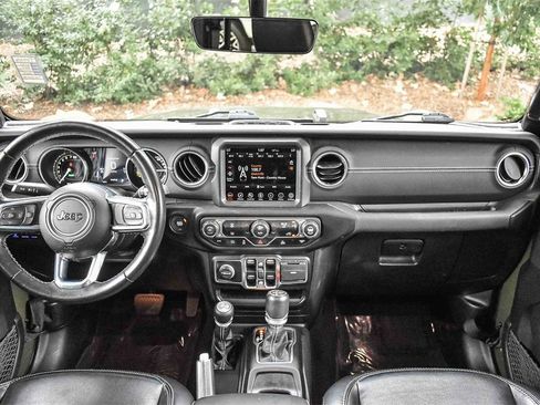 Used 2022 Jeep Wrangler Unlimited Sahara image 12