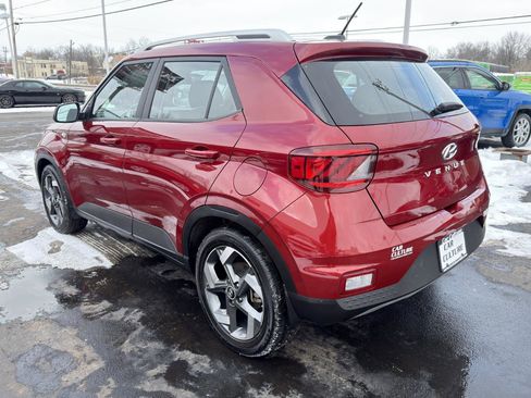 Used 2024 Hyundai Venue SEL image 8