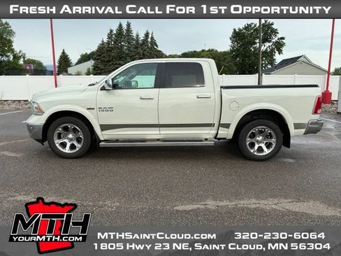 Used 2018 RAM 1500 Laramie w/ Convenience Group AWD/4WD image 5