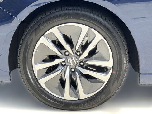 Used 2018 Honda Accord Hybrid image 12