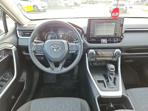 Used 2022 Toyota RAV4 XLE image 8