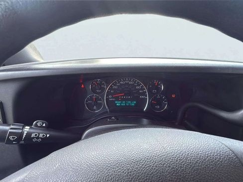 Used 2018 Chevrolet Express 2500 LS w/ Driver Convenience Package image 11