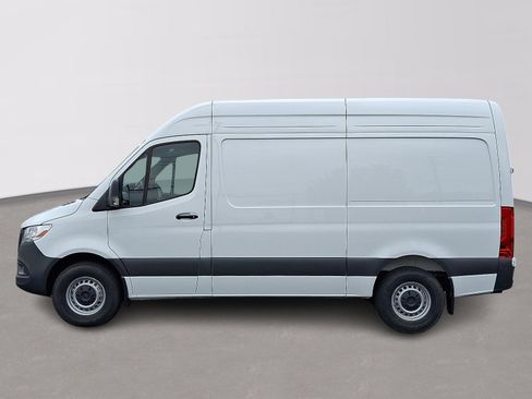 Used 2025 Mercedes-Benz Sprinter 2500 image 7