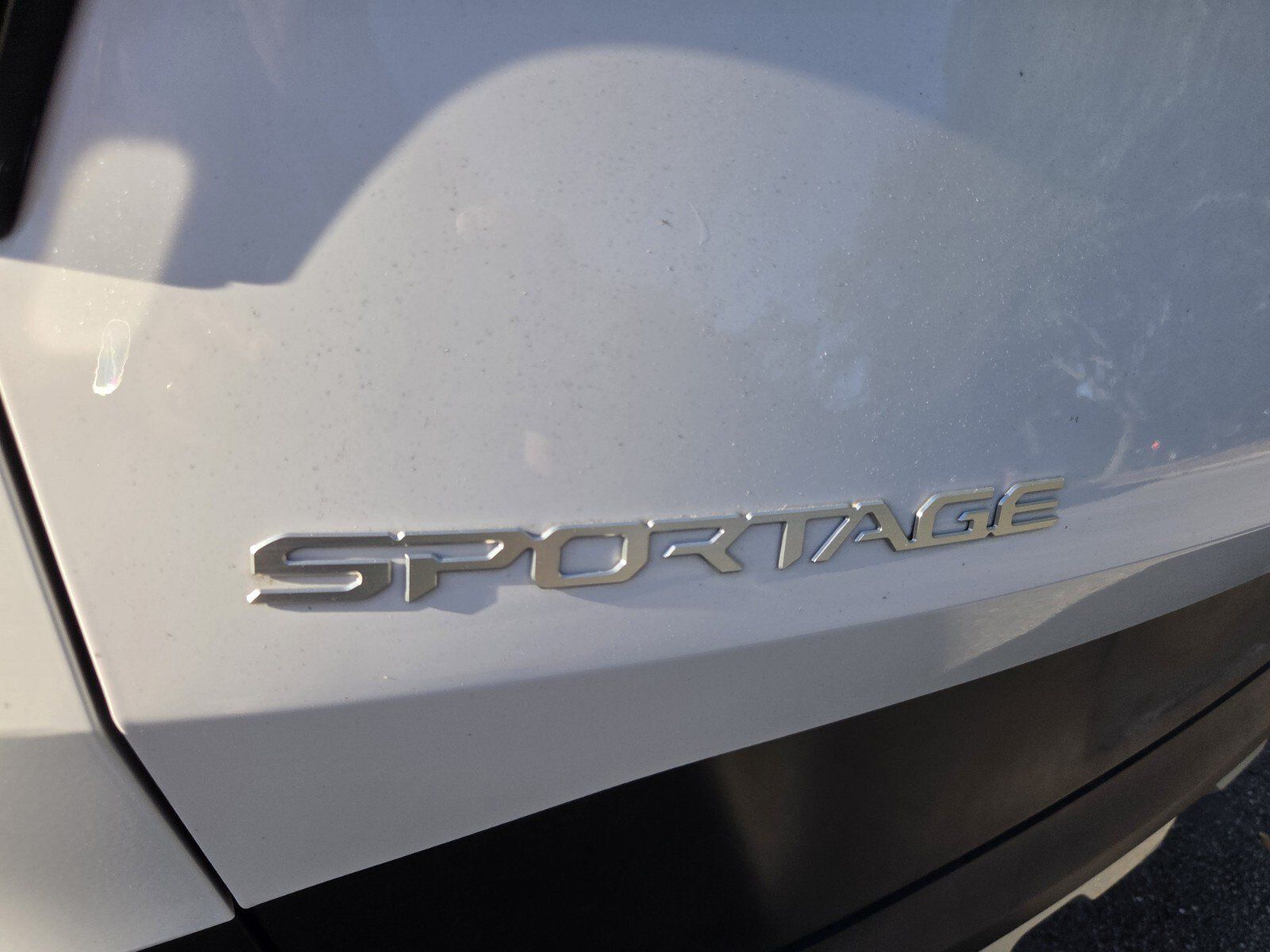 Used 2025 Kia Sportage EX FWD image 4