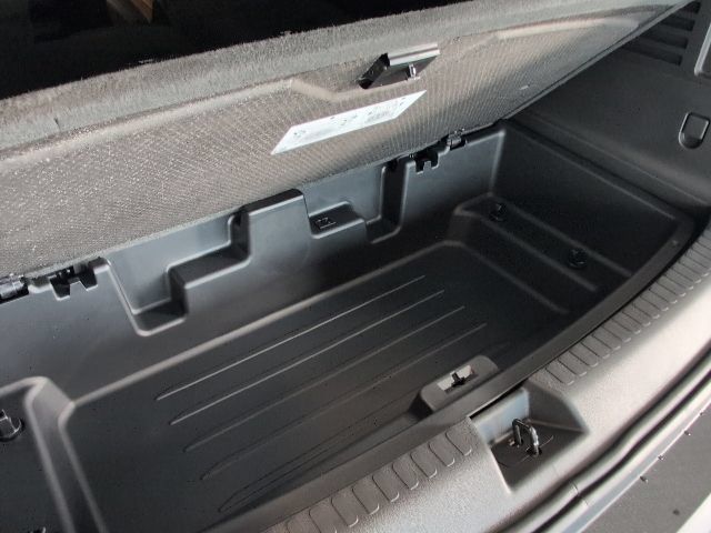 New 2027 Chevrolet Traverse Z71 w/ Enhanced Driving Package AWD/4WD image 38