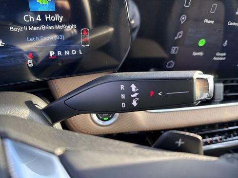 Used 2025 Chevrolet Equinox ACTIV w/ Convenience Package III image 19