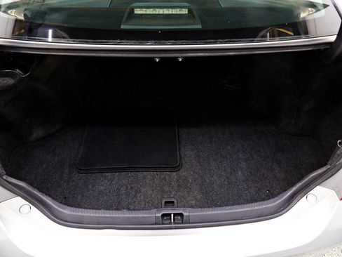 Used 2015 Toyota Camry XLE w/ Moonroof Package FWD image 13
