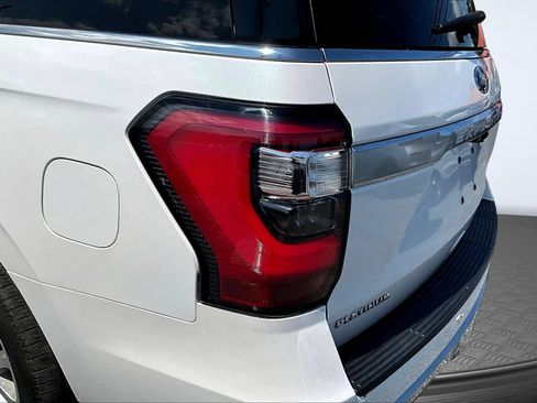 Used 2018 Ford Expedition Platinum AWD/4WD image 22