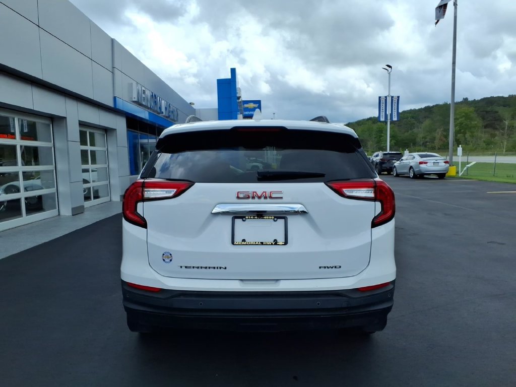 Used 2022 GMC Terrain SLE w/ Driver Convenience Package AWD/4WD image 6