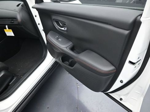 Used 2025 Honda HR-V Sport image 29