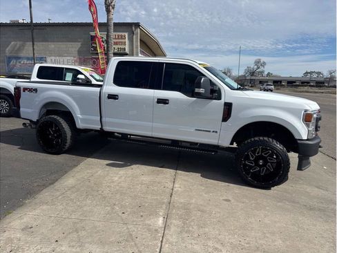 Used 2022 Ford F250 XLT w/ FX4 Off-Road Package AWD/4WD image 4
