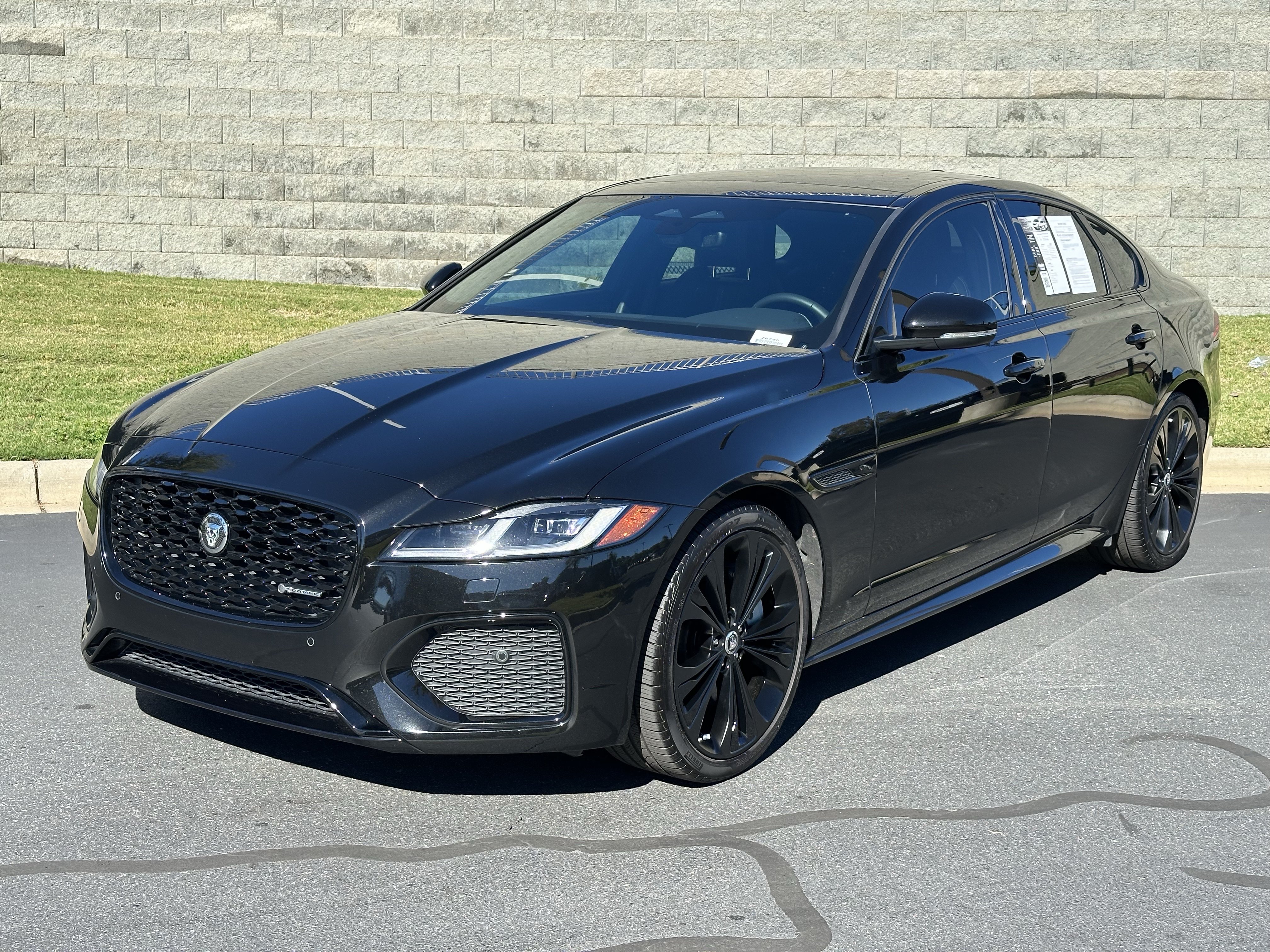Certified 2024 Jaguar XF R-Dynamic SE AWD/4WD image 1