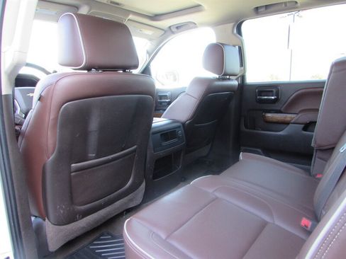 Used 2014 Chevrolet Silverado 1500 High Country w/ High Country Premium Package AWD/4WD image 12