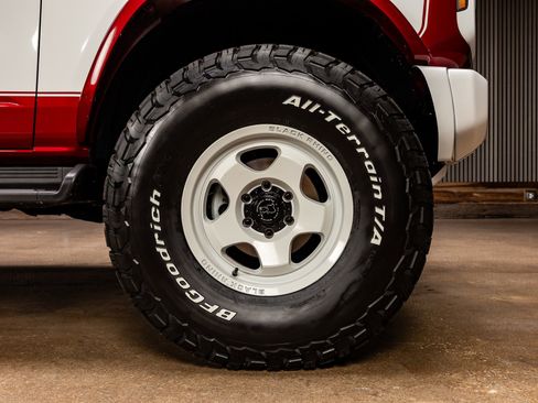 Used 2025 Ford Bronco Heritage Edition image 12