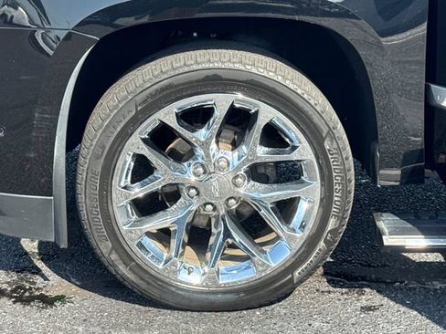 Used 2020 Cadillac Escalade ESV Premium Luxury RWD image 28