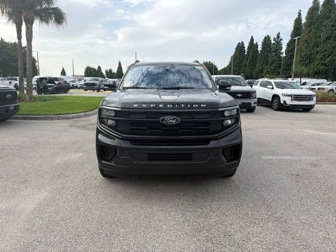 Used 2025 Ford Expedition Max Active RWD image 2