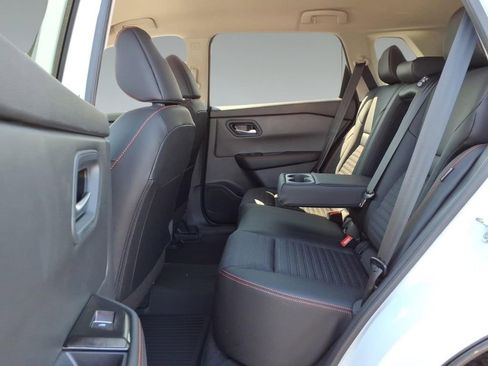 New 2026 Nissan Pathfinder Platinum FWD image 10