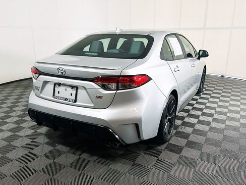 Used 2025 Toyota Corolla SE FWD image 3