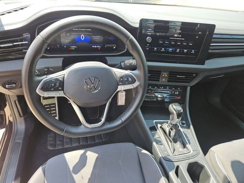 Used 2025 Volkswagen Jetta Sport FWD image 17