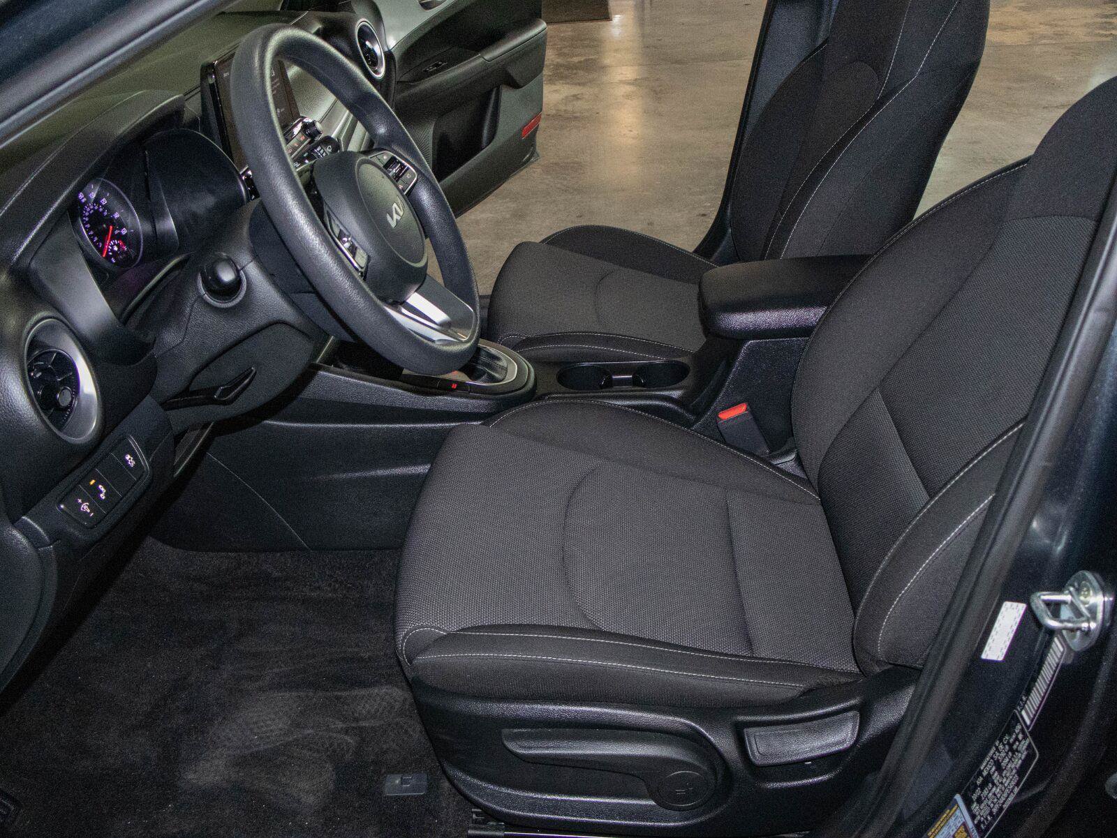 Used 2023 Kia Forte LXS w/ LXS Technology Package FWD image 7