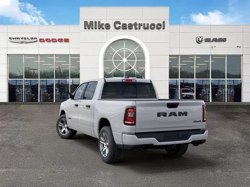 New 2026 RAM 1500 Express AWD/4WD image 4