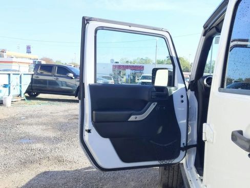 Used 2015 Jeep Wrangler Unlimited Sport AWD/4WD image 15