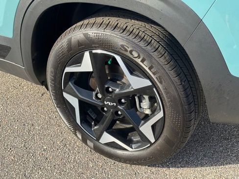 Used 2025 Kia Seltos S image 8