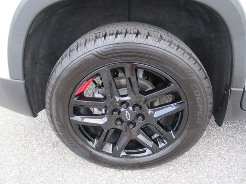 Used 2021 Chevrolet Traverse LS FWD image 8