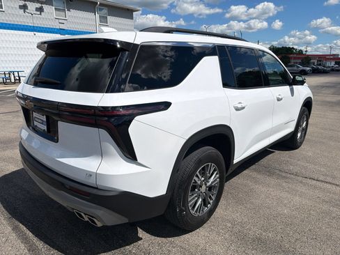 Used 2024 Chevrolet Traverse LT FWD image 5